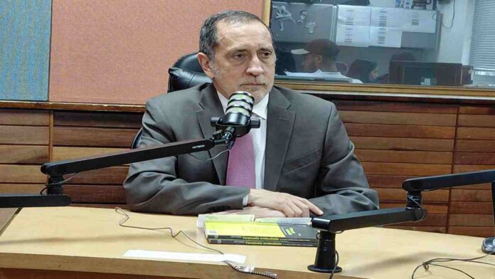 José Guerra descarta reestructurar la deuda externa para priorizar la reconstrucción