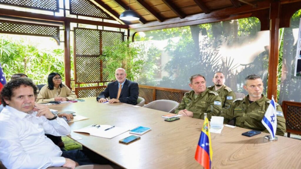 Delcy Rodríguez evaluó junto a equipo israelí plan de remoción de escombros en La Guaira