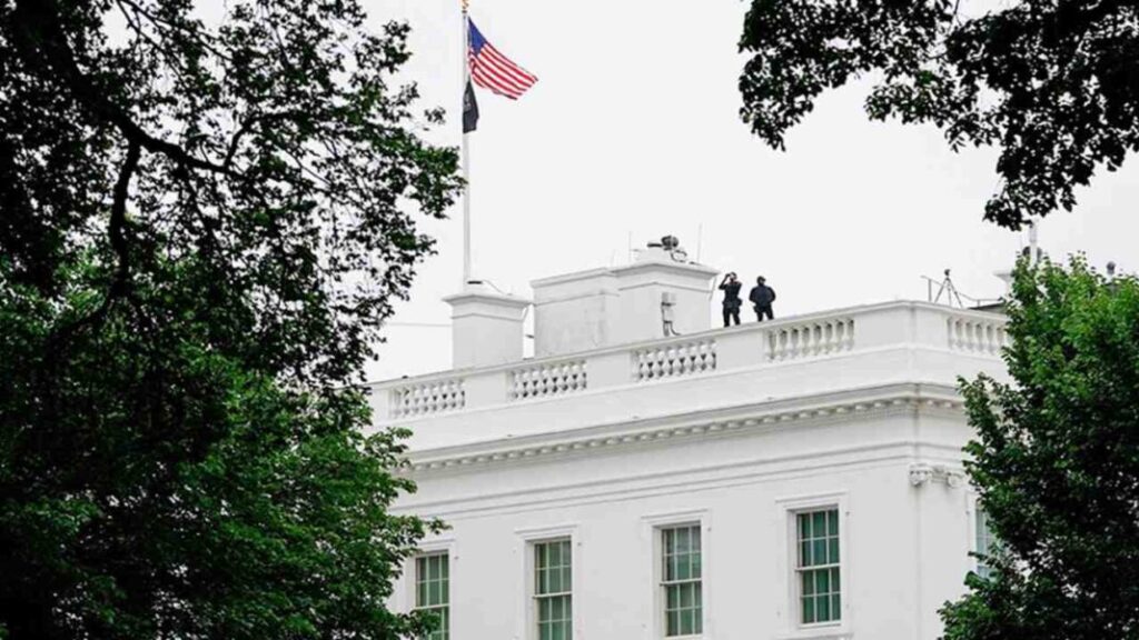 Estados Unidos advierte que atacará «muy pronto» a un búnker nuclear iraní