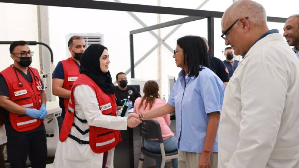 Venezuela despliega 13 hospitales internacionales de campaña para atender a damnificados