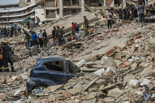 Suben a 4.930 los fallecidos por el doblete sísmico
