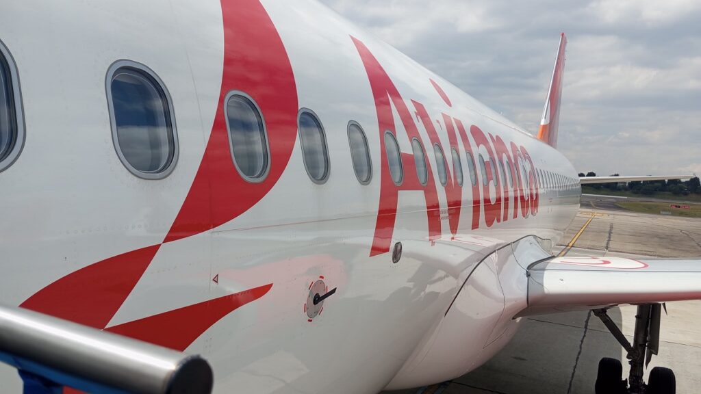 vianca reactivará operación de vuelos diarios entre Bogotá y Caracas el 1 de septiembre