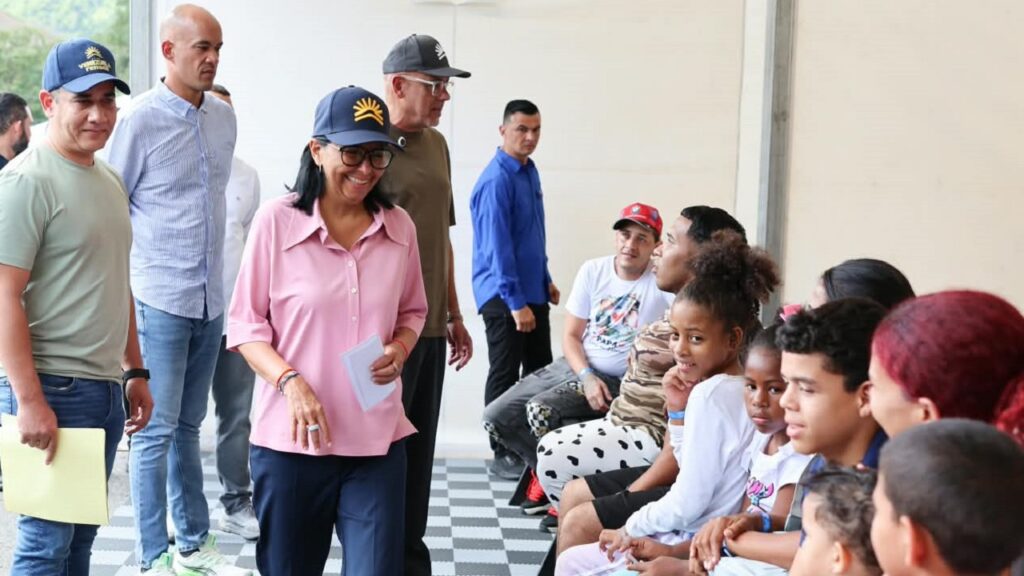 Delcy Rodríguez anunció habilitación de espacios en el Estadio Monumental para afectados por los terremotos