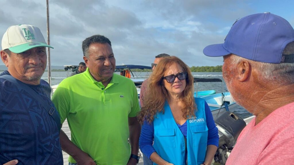 Defensora se reunió con prestadores de servicios para conocer sobre recuperación turística en Tucacas