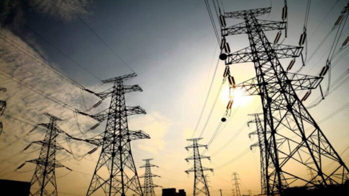 Mérida reduce jornada laboral pública y pide autogeneración eléctrica a comercios