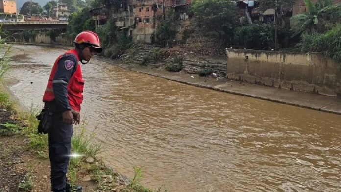 Localizan muerta a mujer que fue arrastrada por la corriente de agua en La Rinconada