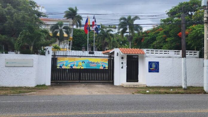 Venezolanos en República Dominicana respaldan el reinicio de las relaciones entre ambos países